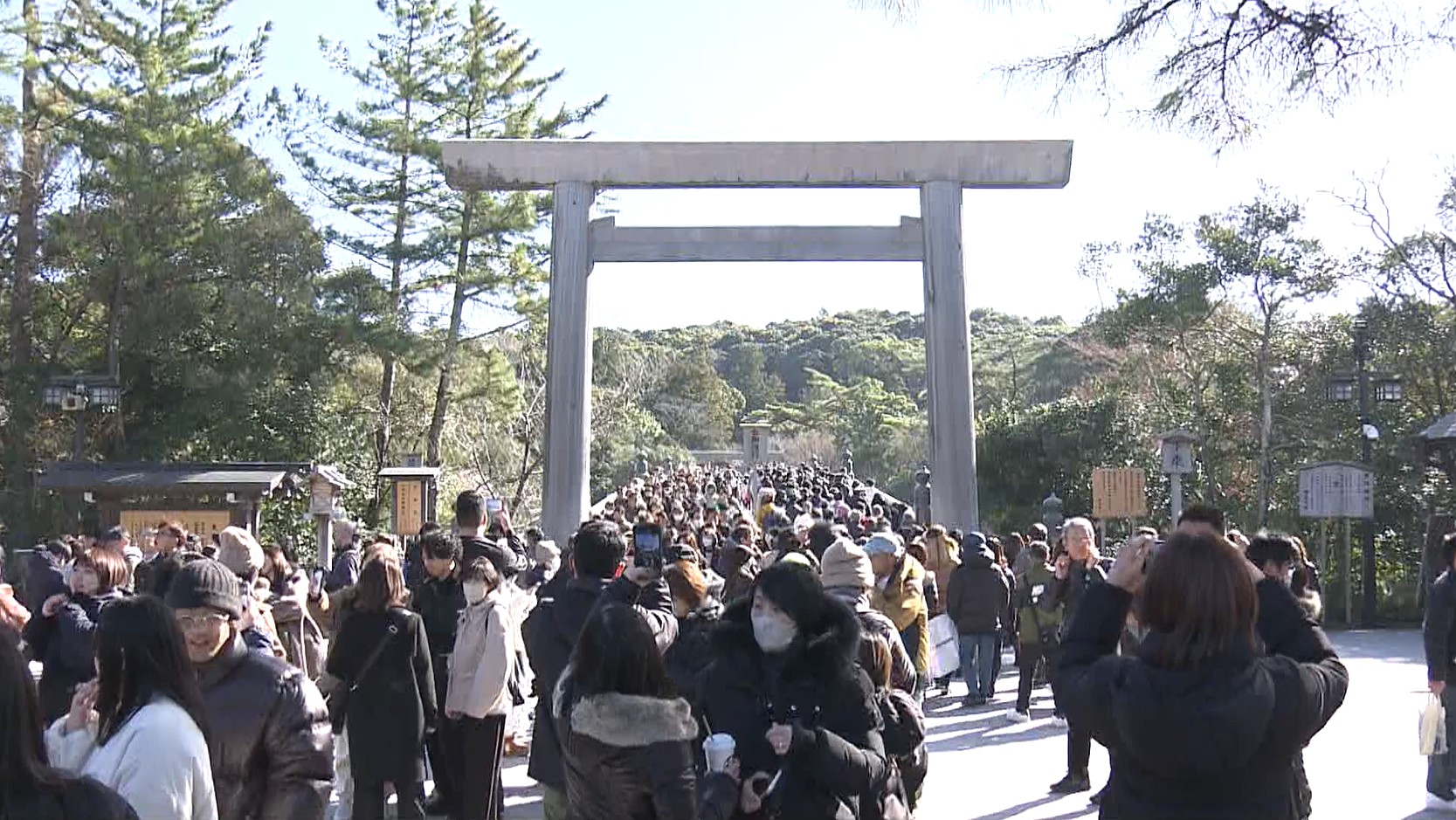 伊勢神宮への外国人参拝者11万人で過去最高　三が日もコロナ禍前9割まで回復