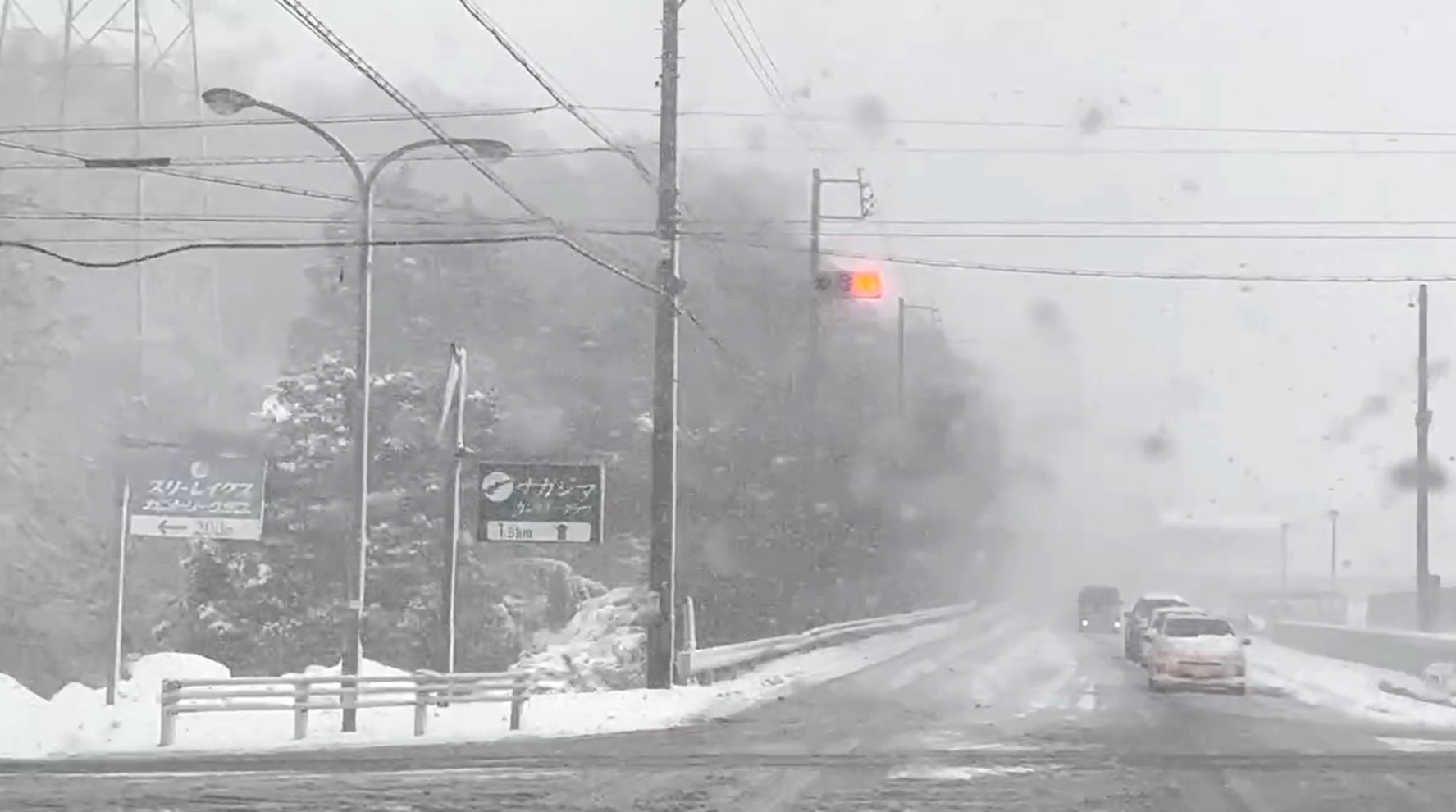 東海環状道や新名神で通行止め　三重県いなべ市で21センチ　四日市市は6センチの積雪